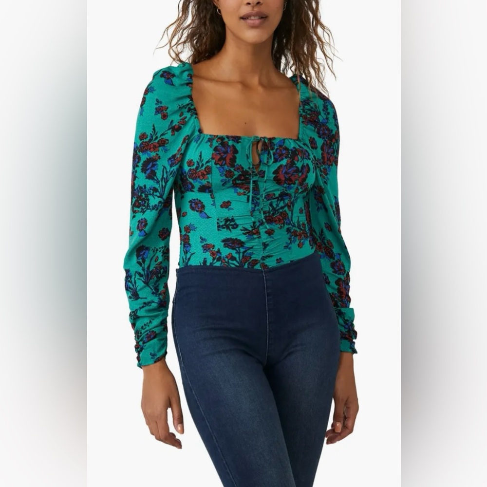 NWT-Free People Hilary Green Boho Floral Top - Size Medium **Smoke Free Home**